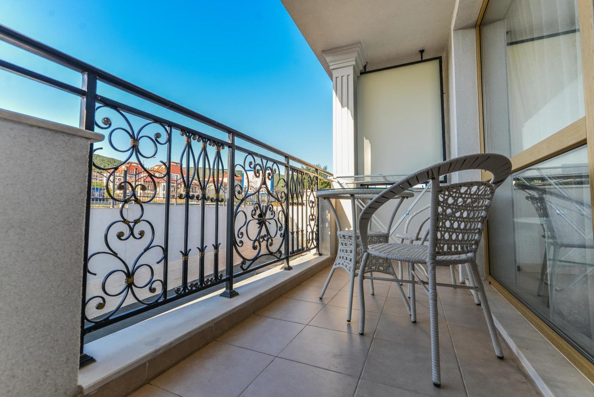 VILLA FLORENCE Apart Hotel Sveti Vlas Buitenkant foto